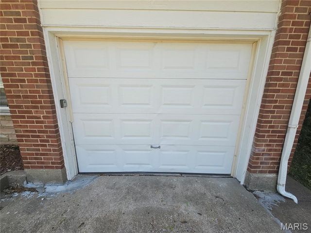 1500 Highmont Drive, St Louis, MO 63136