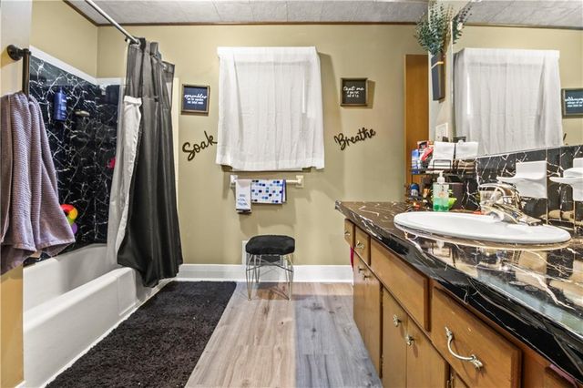 8203 E 105th Street, Kansas City, MO 64134