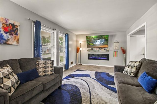 8203 E 105th Street, Kansas City, MO 64134