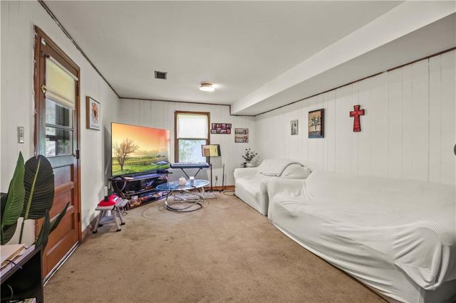 8203 E 105th Street, Kansas City, MO 64134