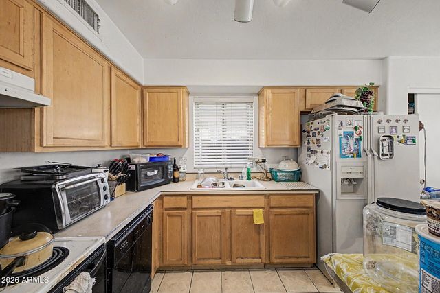 4616 E WINDSONG Drive, Phoenix, AZ 85048
