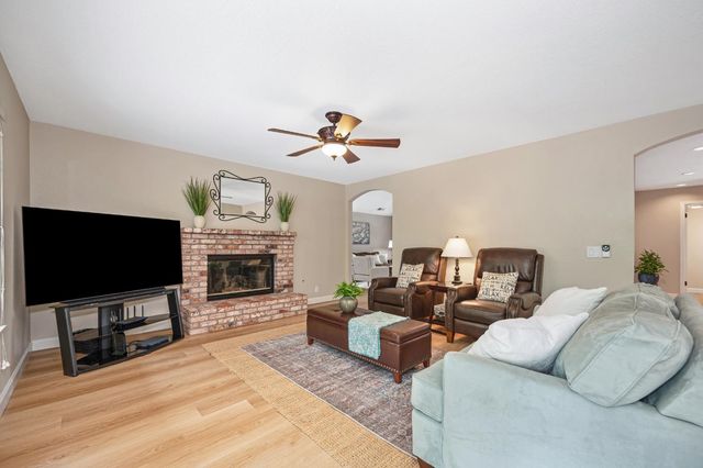 140 Stonington Way, Folsom, CA 95630
