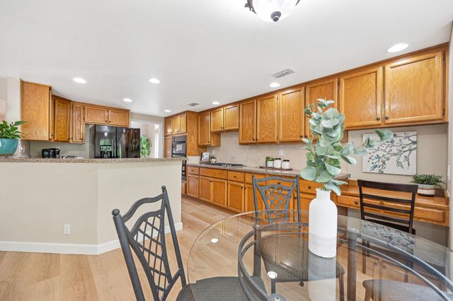 140 Stonington Way, Folsom, CA 95630