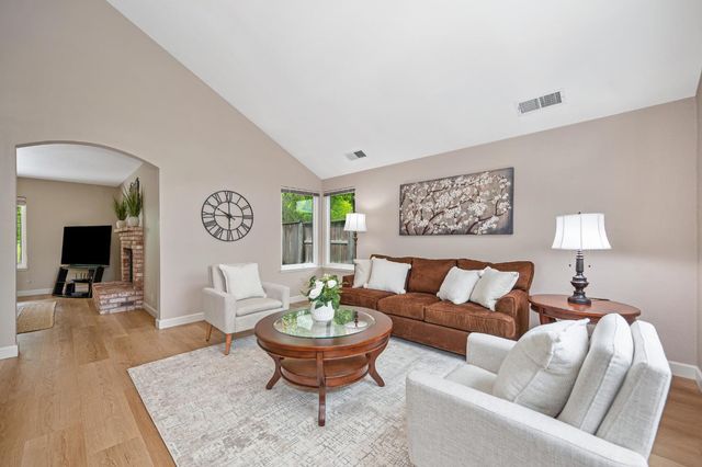 140 Stonington Way, Folsom, CA 95630