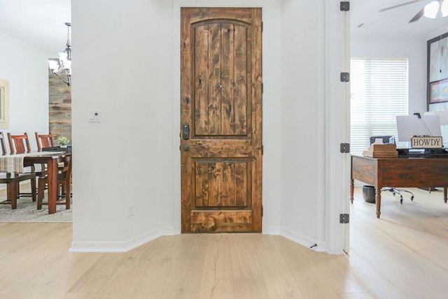 208 Mirafield LN, Austin, TX 78737