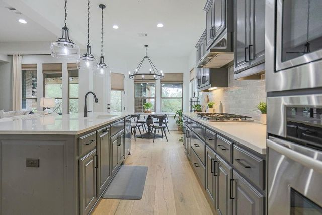 208 Mirafield LN, Austin, TX 78737
