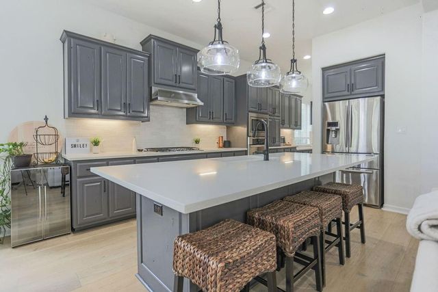 208 Mirafield LN, Austin, TX 78737