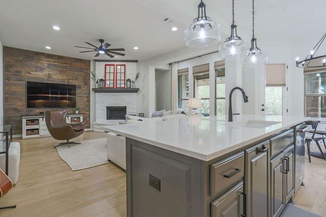 208 Mirafield LN, Austin, TX 78737