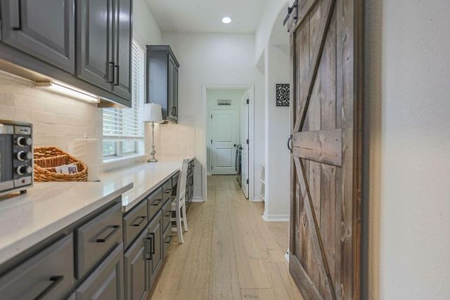 208 Mirafield LN, Austin, TX 78737