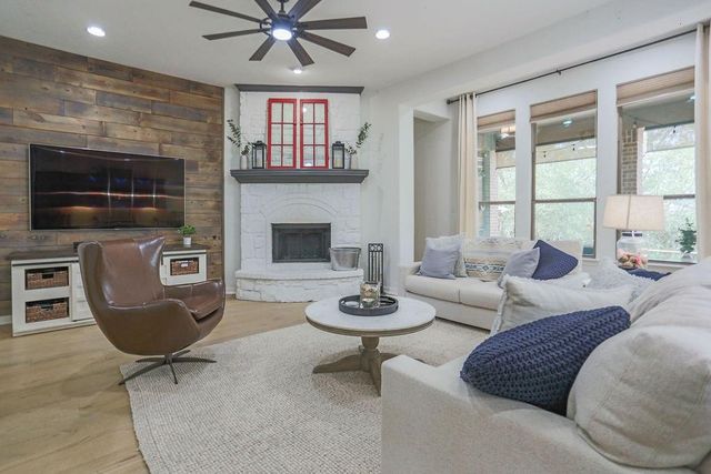 208 Mirafield LN, Austin, TX 78737