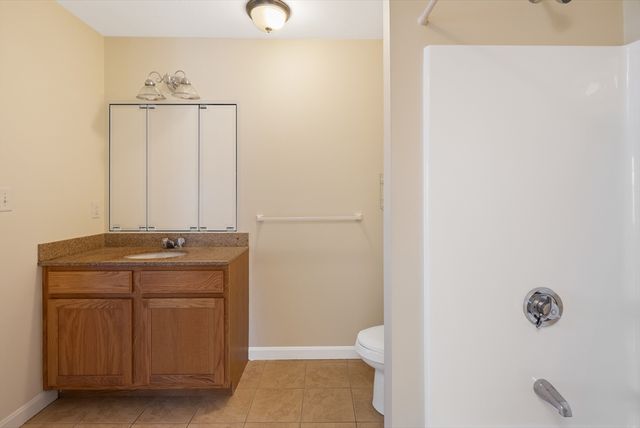 108 California Ave 201, Quincy, MA 02169