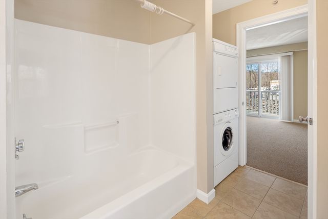 108 California Ave 201, Quincy, MA 02169