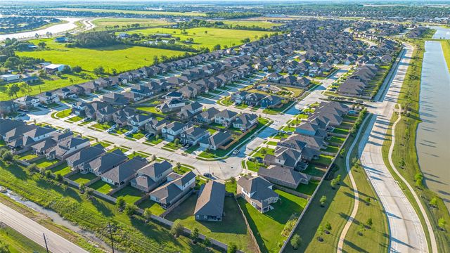 2446 Palisade Crest Drive, Rosharon, TX 77583