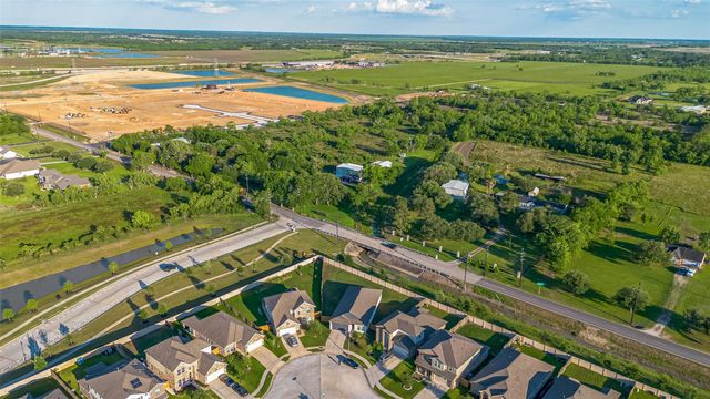 2446 Palisade Crest Drive, Rosharon, TX 77583