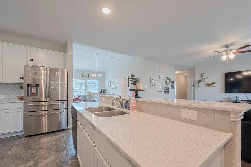 2446 Palisade Crest Drive, Rosharon, TX 77583