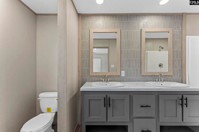 142 Sandy Fox Road, Swansea, SC 29160