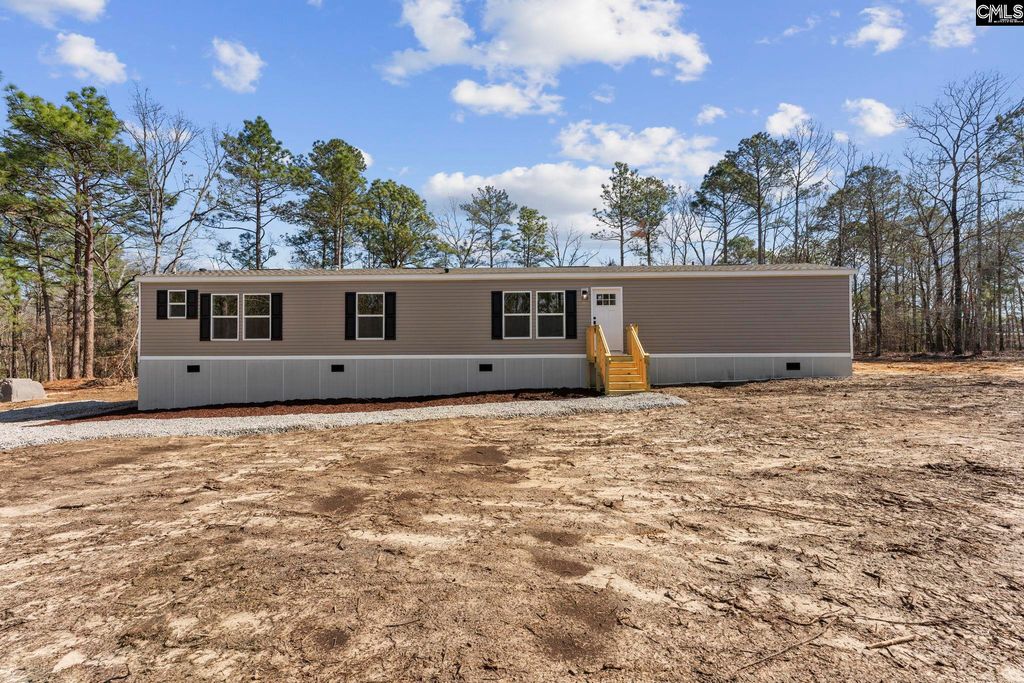 142 Sandy Fox Road, Swansea, SC 29160