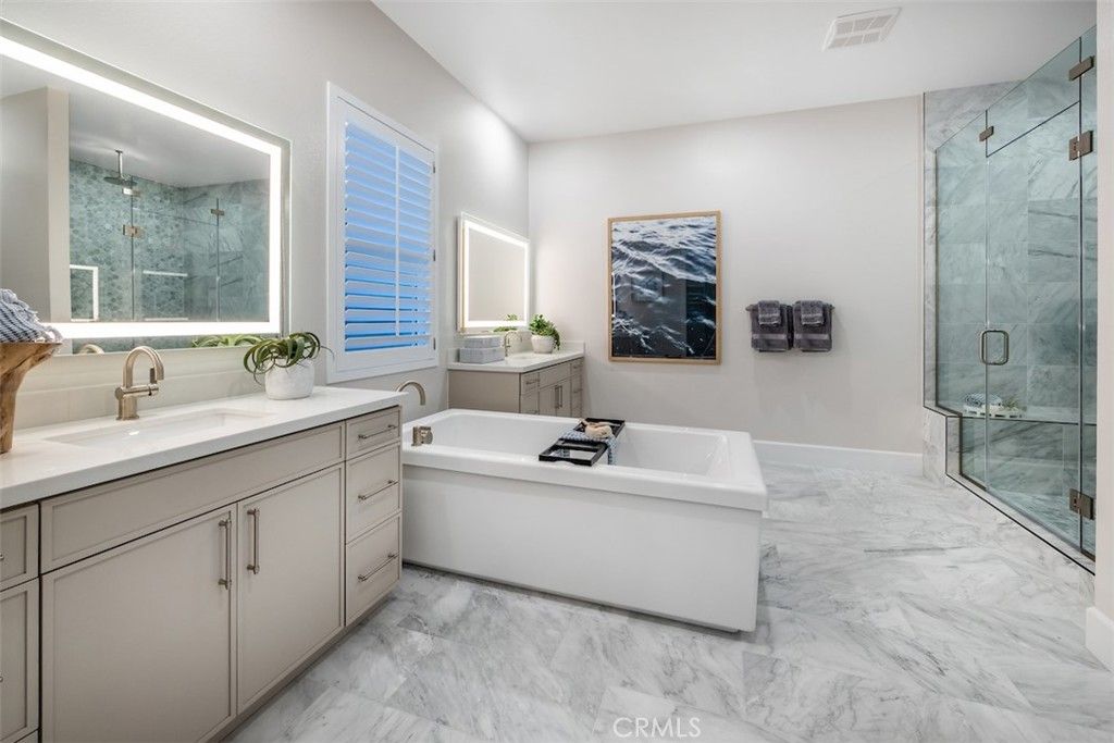 Image 7 of property listing at 205 Briar Moon, Irvine, CA 92618