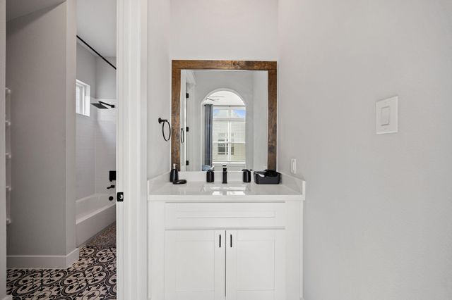 111 Coronado Street, Houston, TX 77009