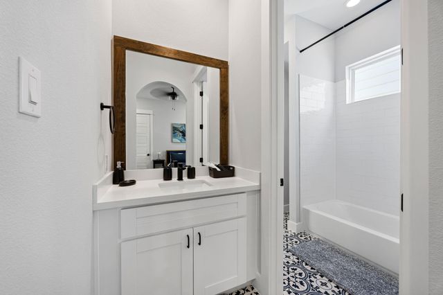 111 Coronado Street, Houston, TX 77009