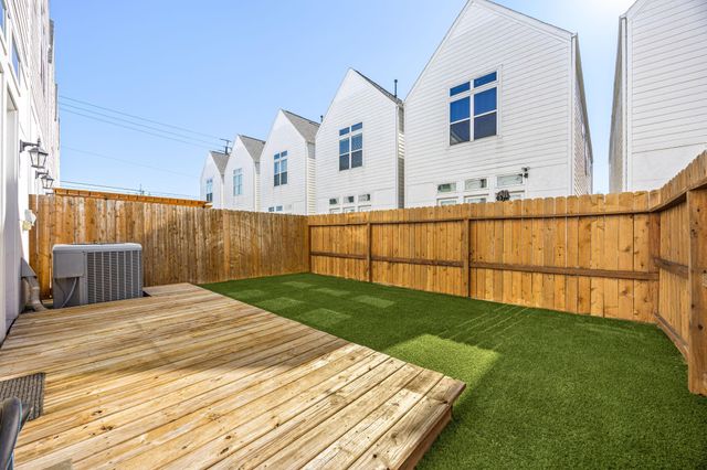 111 Coronado Street, Houston, TX 77009