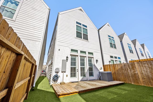 111 Coronado Street, Houston, TX 77009