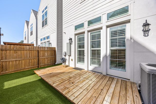 111 Coronado Street, Houston, TX 77009