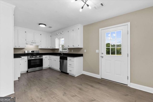 1587 Cronic Town Road, Auburn, GA 30011