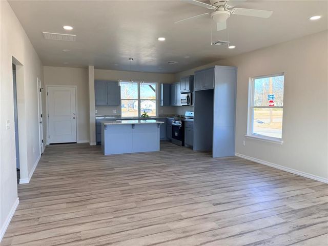 801 W Franklin Street, Shawnee, OK 74804