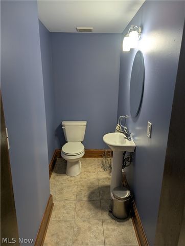 13971 Lake Avenue, Lakewood, OH 44107