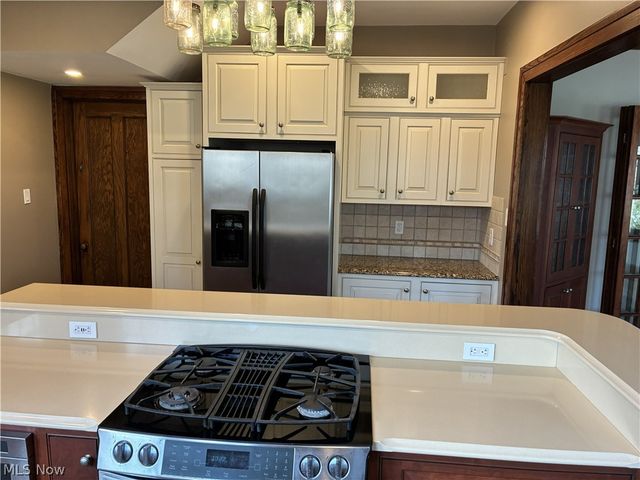 13971 Lake Avenue, Lakewood, OH 44107