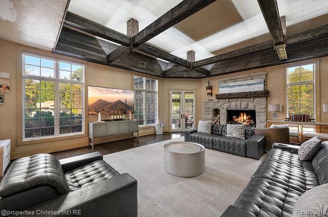 3701 Northwood, West Bloomfield, MI 48324