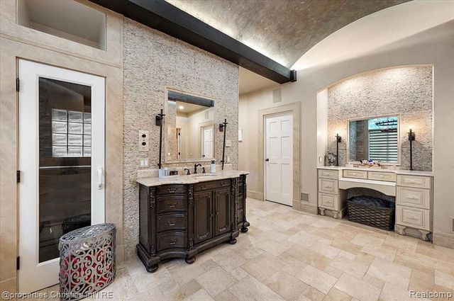 3701 Northwood, West Bloomfield, MI 48324