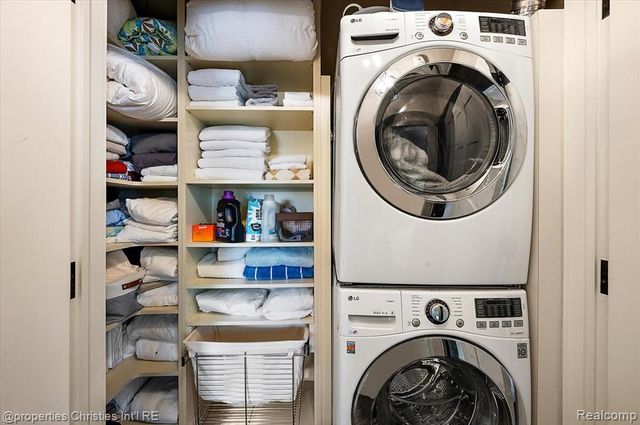 3701 Northwood, West Bloomfield, MI 48324