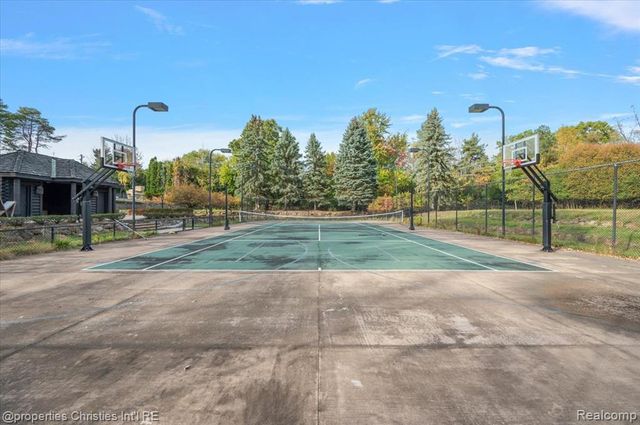 3701 Northwood, West Bloomfield, MI 48324