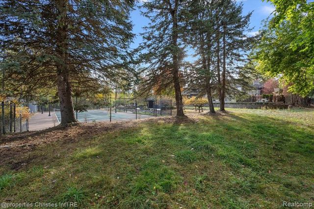 3701 Northwood, West Bloomfield, MI 48324