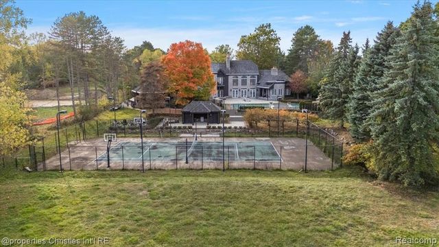 3701 Northwood, West Bloomfield, MI 48324