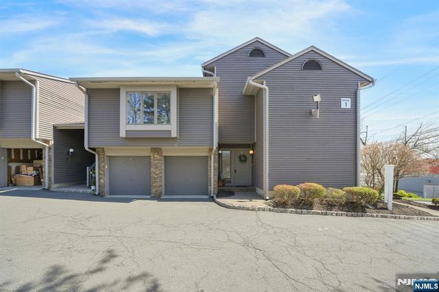 855 Valley Brook Avenue 1B, Lyndhurst, NJ 07071