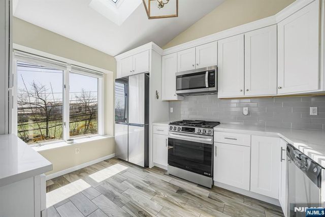 855 Valley Brook Avenue 1B, Lyndhurst, NJ 07071