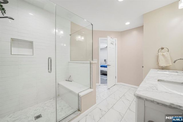 855 Valley Brook Avenue 1B, Lyndhurst, NJ 07071