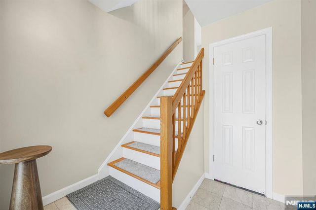 855 Valley Brook Avenue 1B, Lyndhurst, NJ 07071