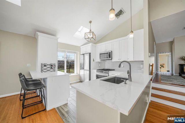 855 Valley Brook Avenue 1B, Lyndhurst, NJ 07071