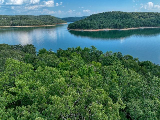 Edgewater Drive, Eureka Springs, AR 72631