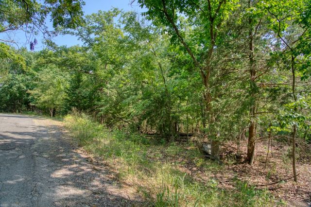 Edgewater Drive, Eureka Springs, AR 72631