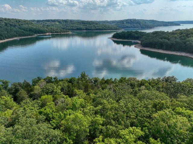Edgewater Drive, Eureka Springs, AR 72631