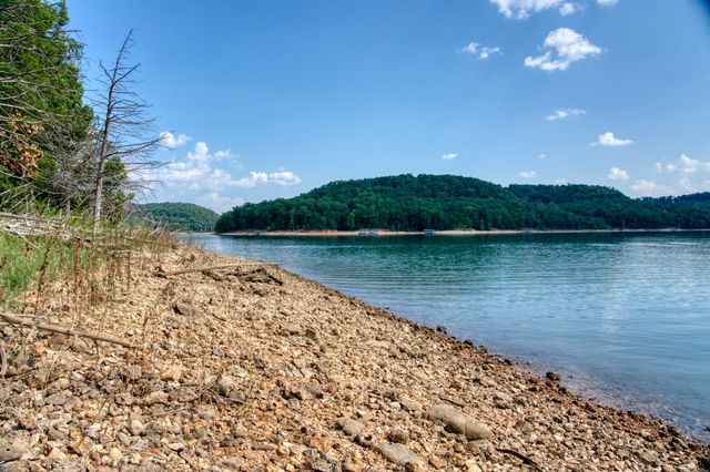 Edgewater Drive, Eureka Springs, AR 72631