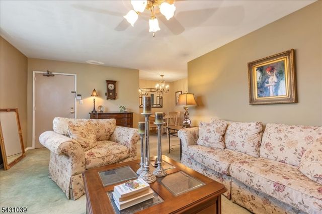 53 Sandra Circle 3, Westfield Town, NJ 07090
