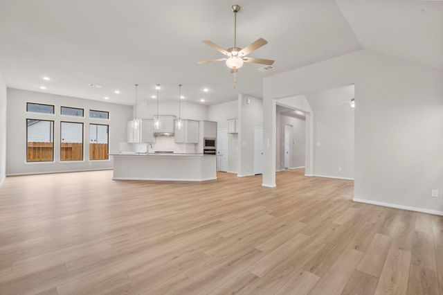 26160 Treetop Terrace Lane, Montgomery, TX 77316