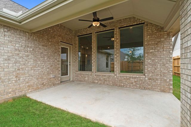 26160 Treetop Terrace Lane, Montgomery, TX 77316