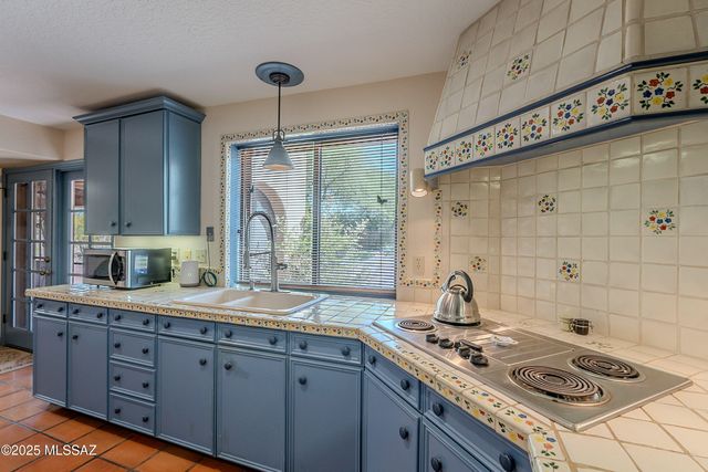 32 Circulo De Prado, Tubac, AZ 85646